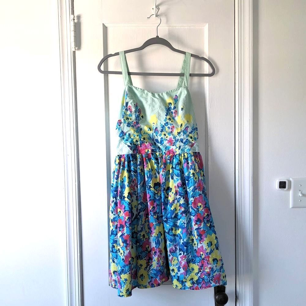 Red Camel Watercolor Floral Pattern Dress Sz. M Knee Length Fit & Flare